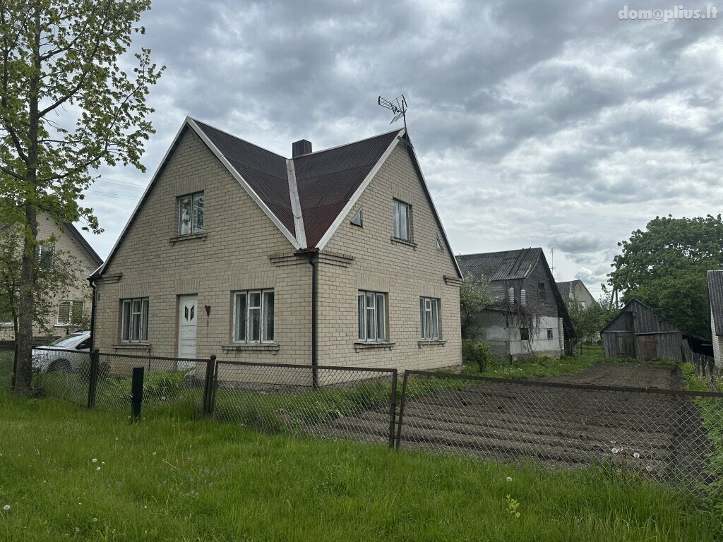 Parduodamas gyvenamasis namas Mažeikių rajono sav., Viekšniuose, Vinkšnų g.