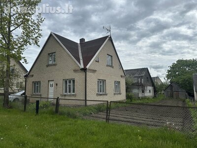 Parduodamas gyvenamasis namas Mažeikių rajono sav., Viekšniuose, Vinkšnų g.