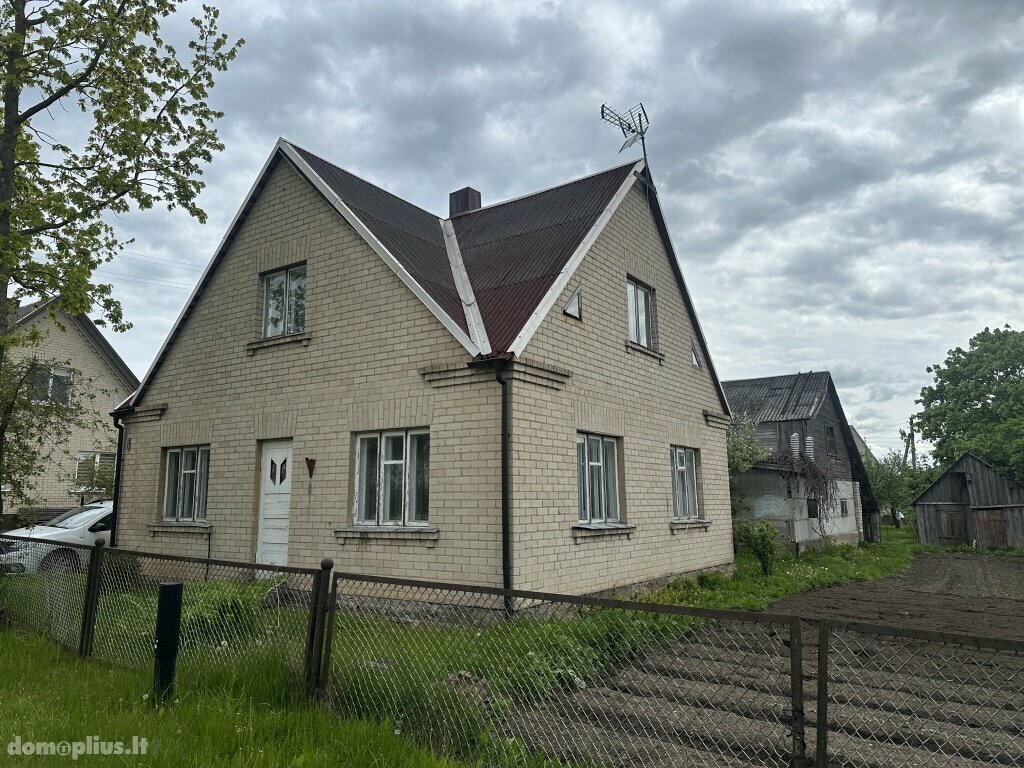 Parduodamas gyvenamasis namas Mažeikių rajono sav., Viekšniuose, Vinkšnų g.
