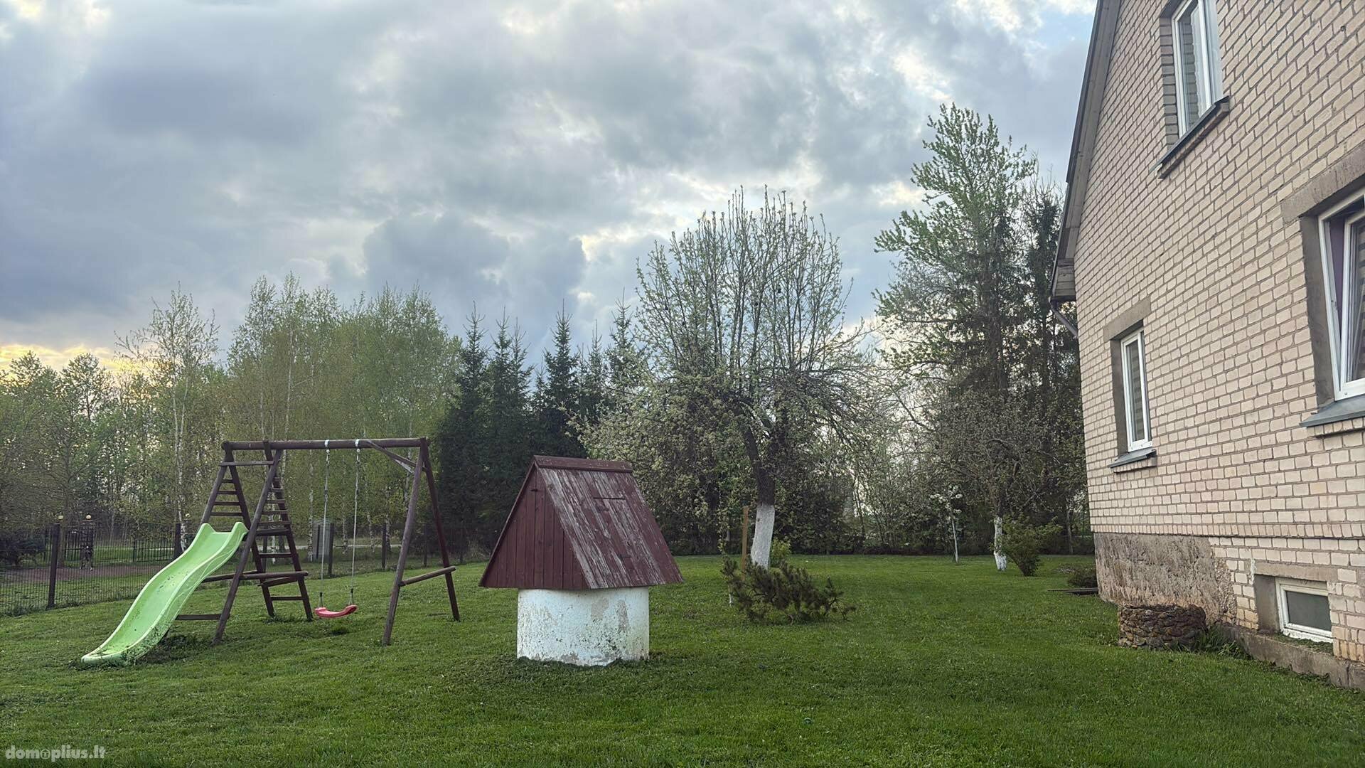 Parduodamas gyvenamasis namas Radviliškio rajono sav., Batkūnuose