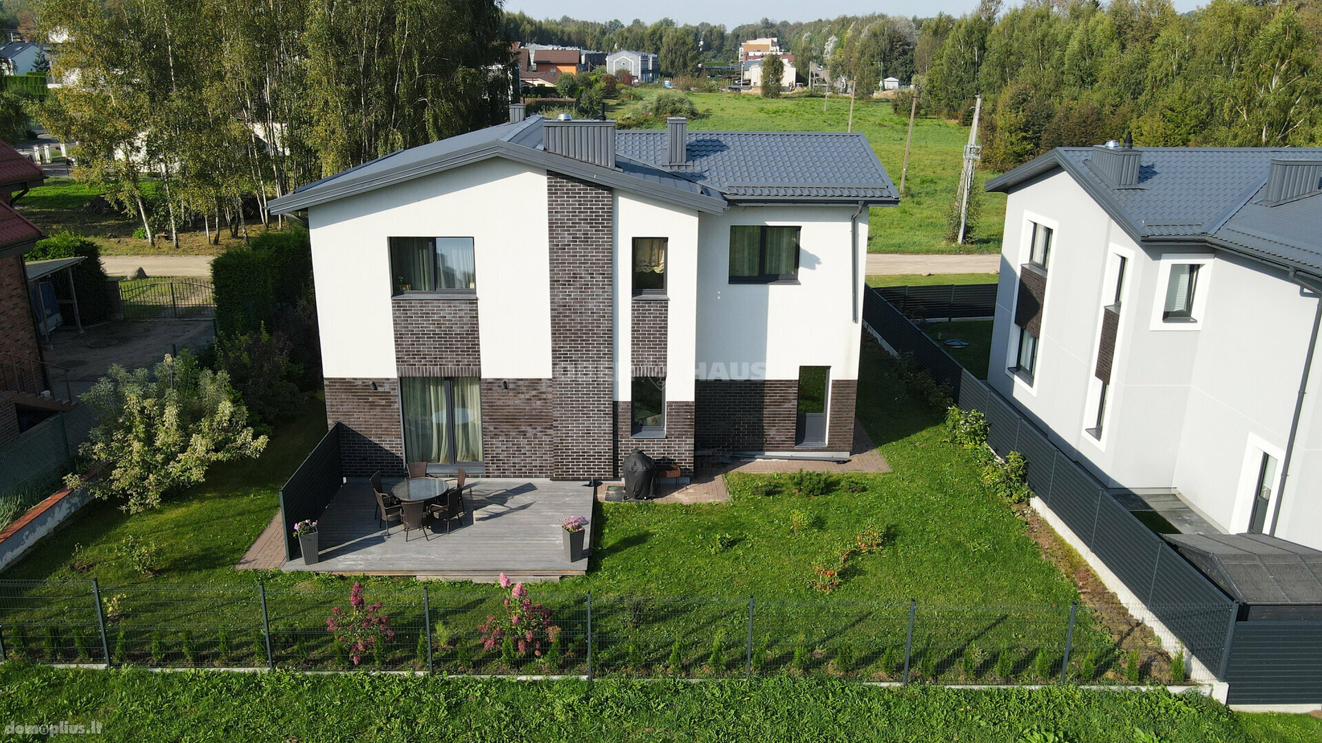 Parduodamas gyvenamasis namas Vilniuje, Pavilnyje