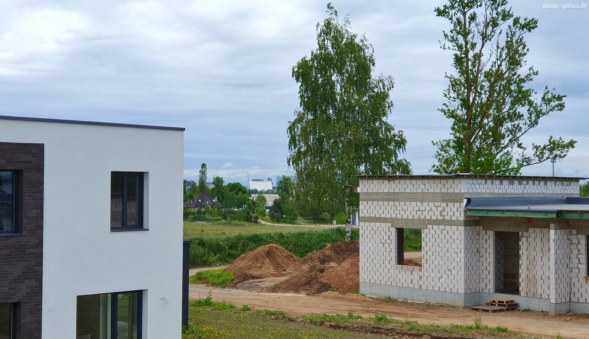 Продаётся сблокированный дом Vilniuje, Pilaitėje, Papiškių g.