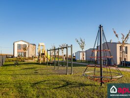 Продаётся сблокированный дом Vilniuje, Kalnėnuose, Azerų g.