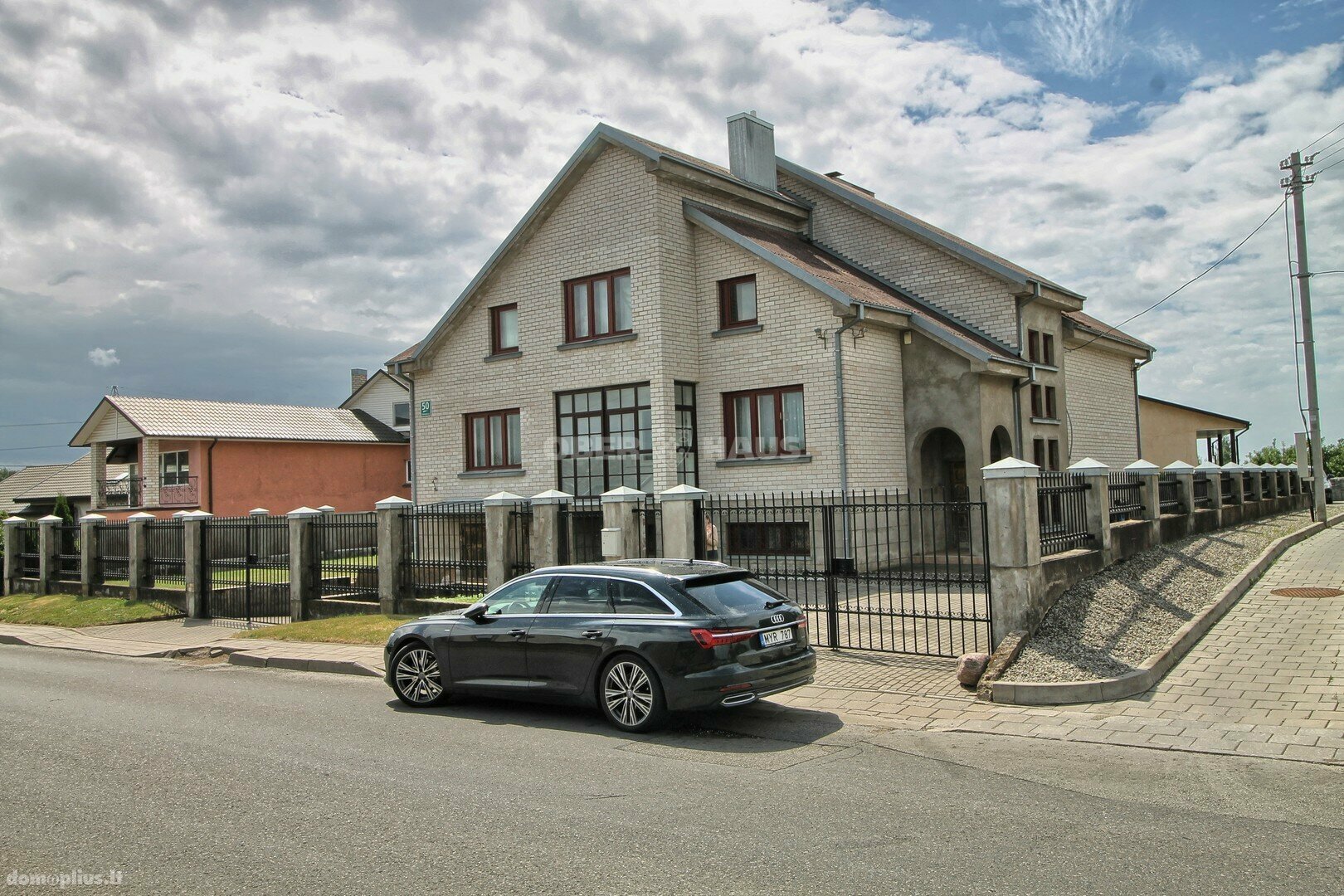 Parduodamas gyvenamasis namas Šiauliuose, Šimšėje, K. Kalinausko g.