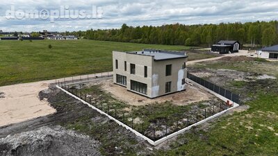 Parduodamas sublokuotas namas Šiauliuose, Žaliūkiuose