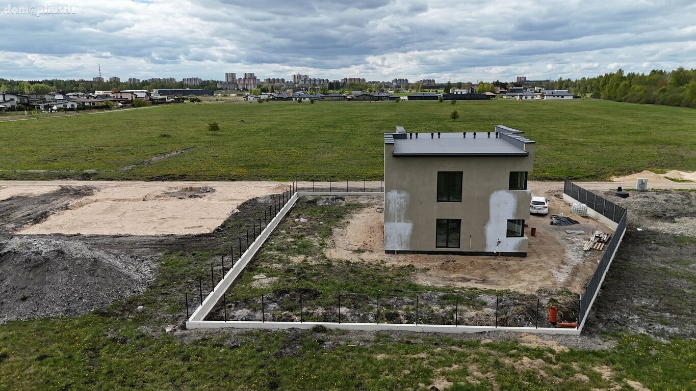 Продаётся сблокированный дом Šiauliuose, Žaliūkiuose