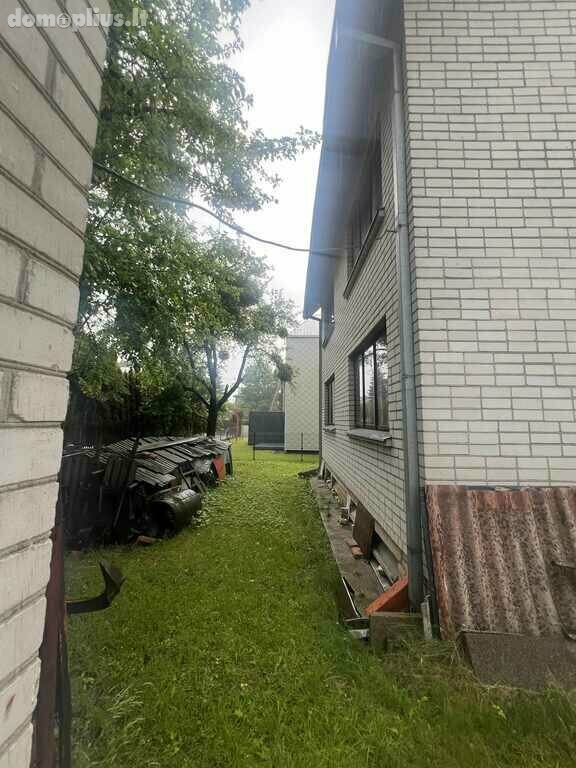 Parduodamas gyvenamasis namas Kaune, Žaliakalnyje, Klonio g.