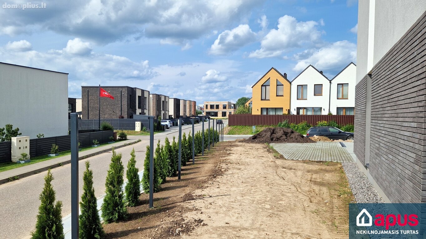 Parduodamas sublokuotas namas Vilniuje, Kalnėnuose, Baskų g.