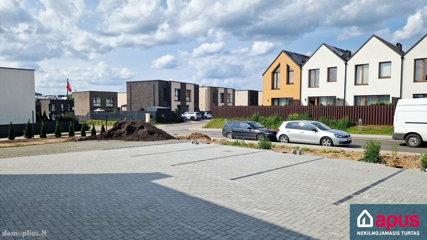Parduodamas sublokuotas namas Vilniuje, Kalnėnuose, Baskų g.