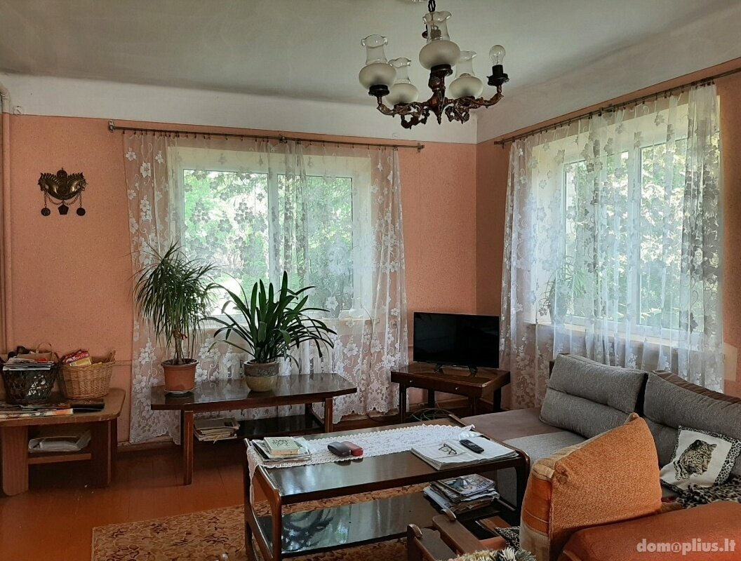Parduodama sodyba Pakruojo rajono sav., Pašvitinyse, Aleksandro Vainausko g.