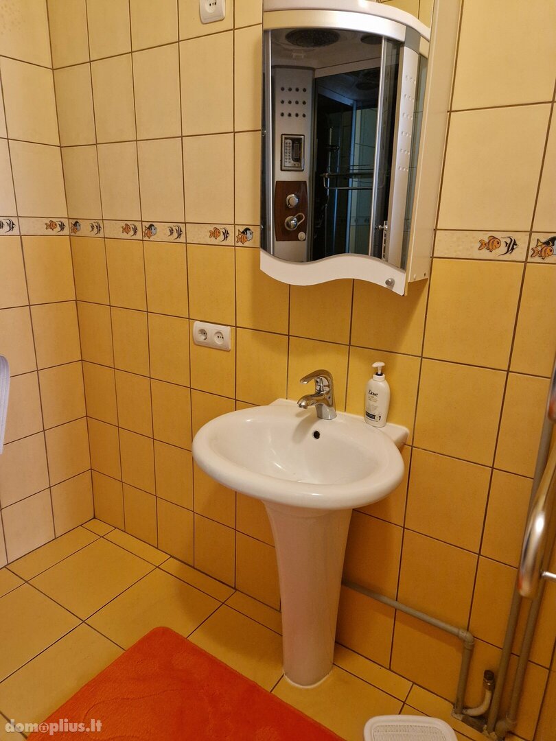 Продаётся часть дома Kelmės rajono sav., Kelmėje, Sporto g.