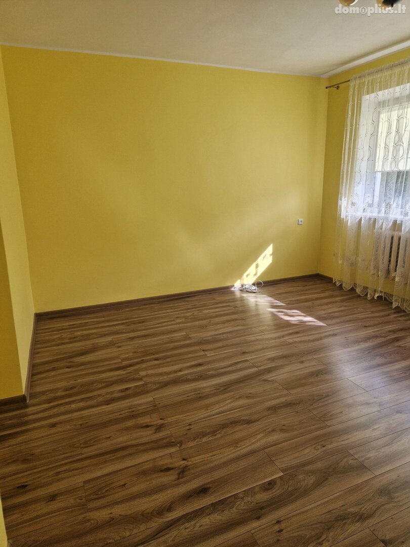 Продаётся часть дома Kelmės rajono sav., Kelmėje, Sporto g.