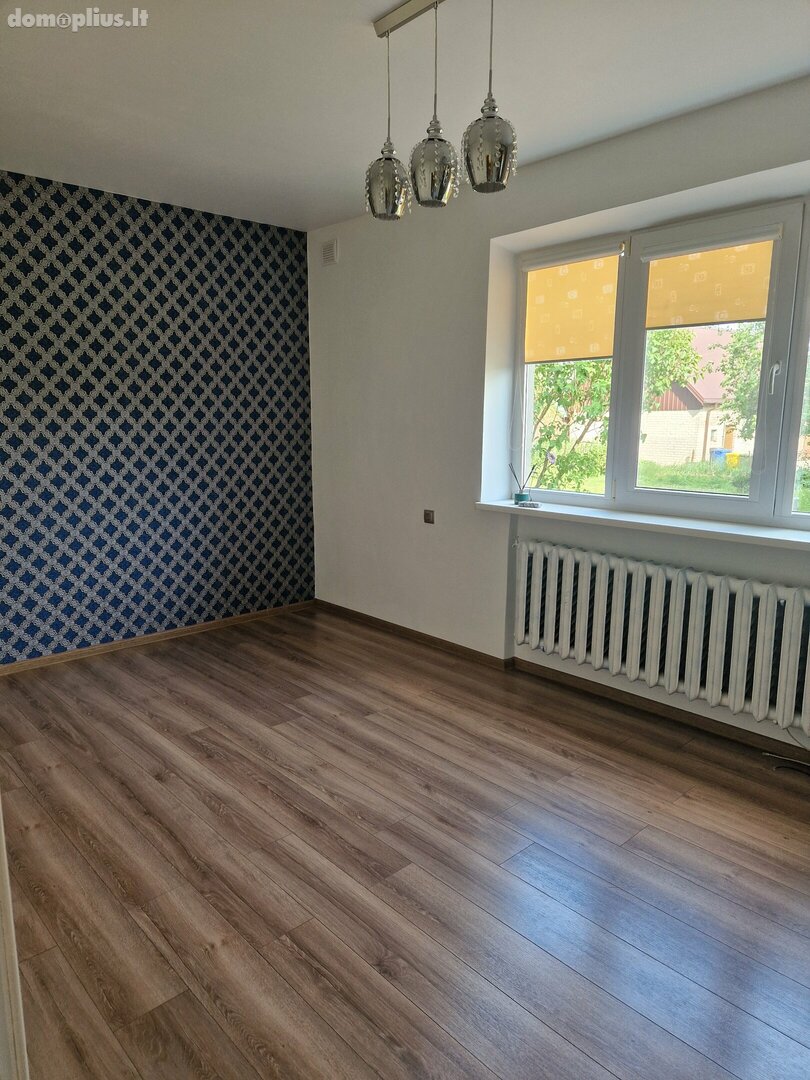 Продаётся часть дома Kelmės rajono sav., Kelmėje, Sporto g.