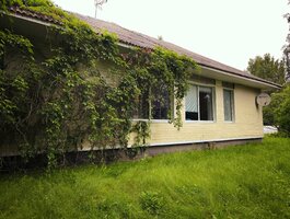 House Molėtų rajono sav., Žaugėduose, Ežerų g.