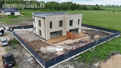 Parduodamas sublokuotas namas Šiauliuose, Žaliūkiuose