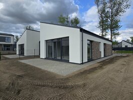 House Vilniuje, Pilaitėje, Papiškių g.
