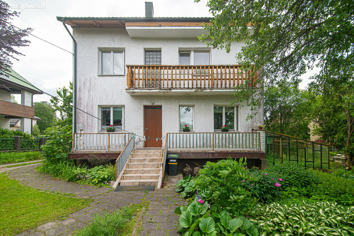 Parduodamas gyvenamasis namas Vilniaus rajono sav., Nemenčinėje, M. K. Oginskio g.
