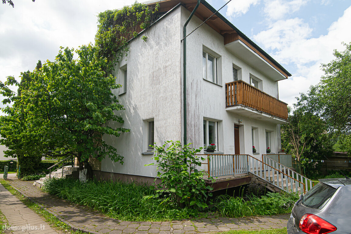 Parduodamas gyvenamasis namas Vilniaus rajono sav., Nemenčinėje, M. K. Oginskio g.