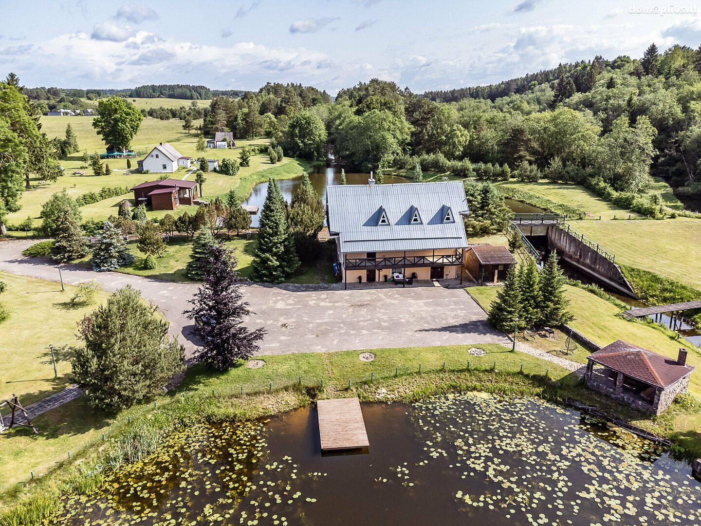 Parduodama sodyba Kelmės rajono sav., Padvarninkuose