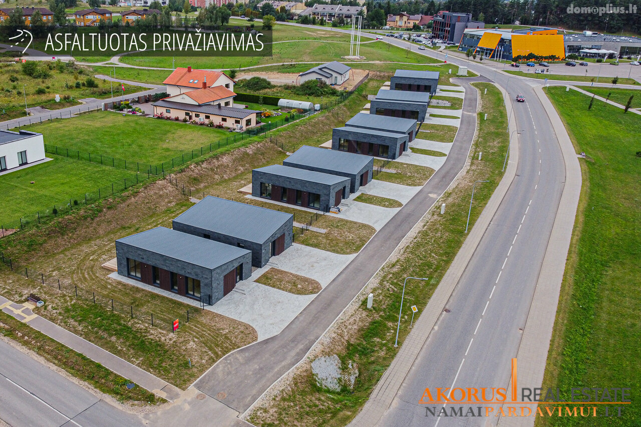 Parduodamas gyvenamasis namas Molėtų rajono sav., Molėtuose, Ąžuolų g.