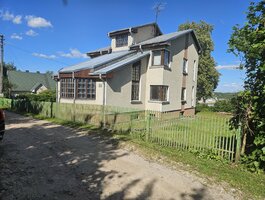 Gyvenamasis namas Kaune, Fredoje, Lakūnų pl.