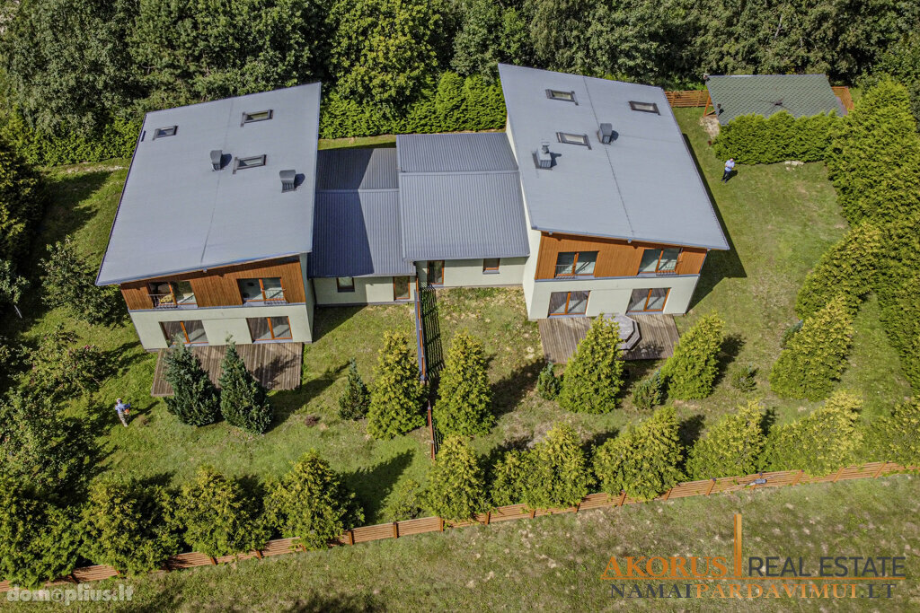 Semi-detached house for sale Vilniuje, Paneriuose, Vėjo g.